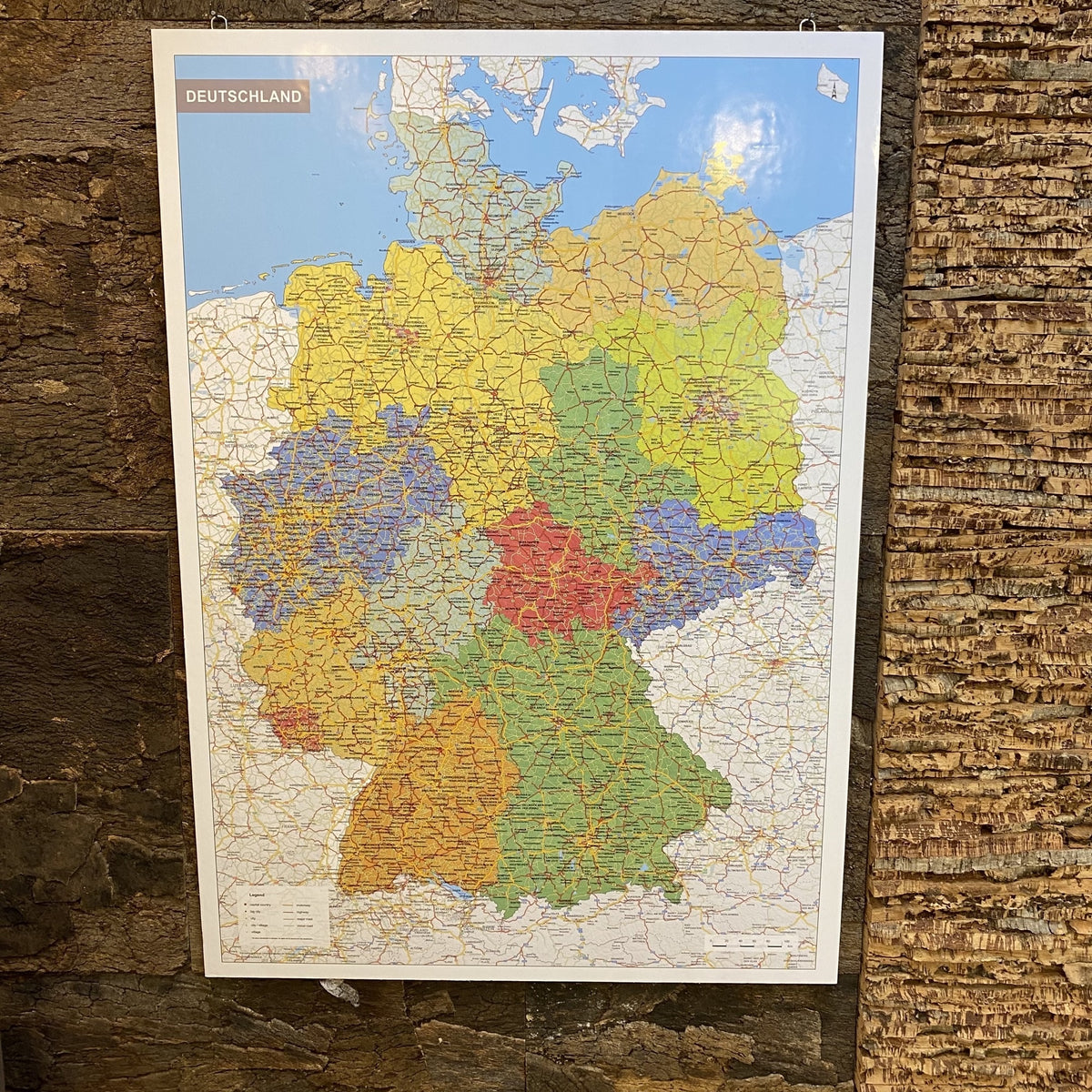 Korkonline Kork-Pinnwand – Landkarte Deutschland - 118 x 82 cm - INKL Aufhängehaken