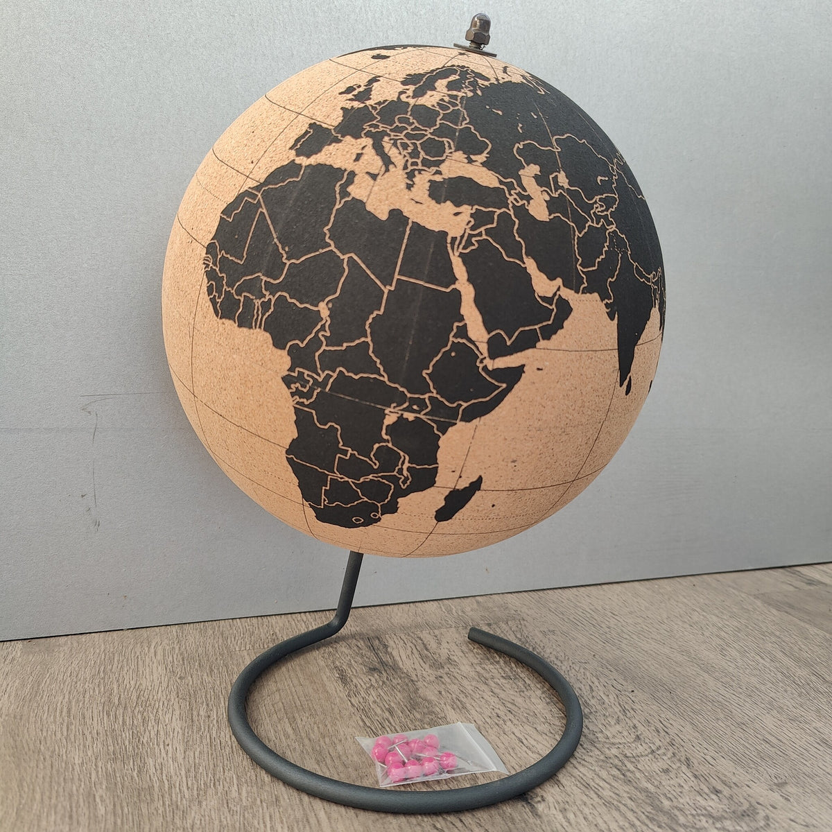 Kurk24 Grote kurk wereldbol - globe - diameter 25 cm.