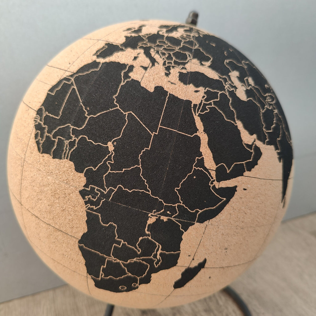 Kurk24 Grote kurk wereldbol - globe - diameter 25 cm.