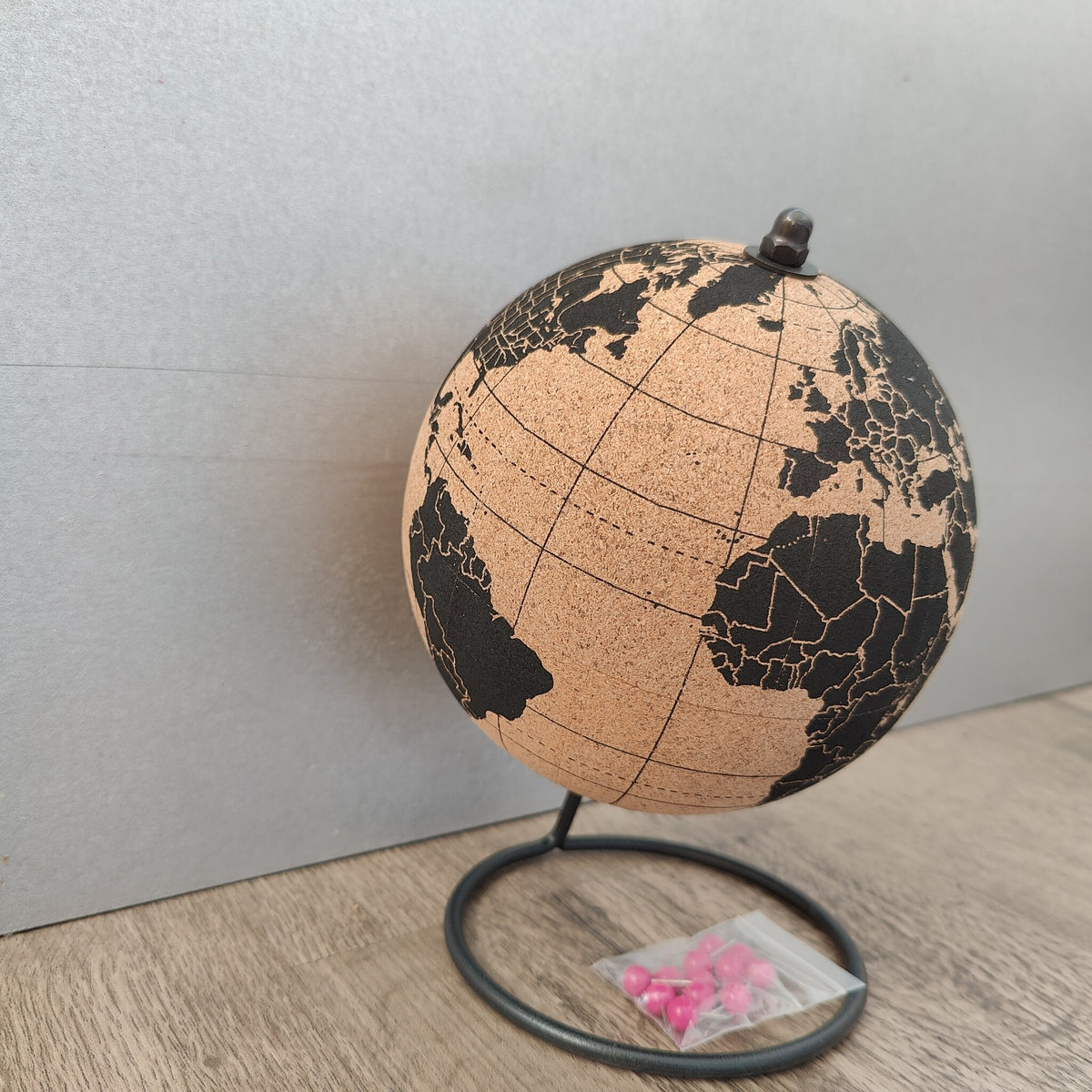 Kurk24 Kurk wereldbol - globe - diameter 15 cm.