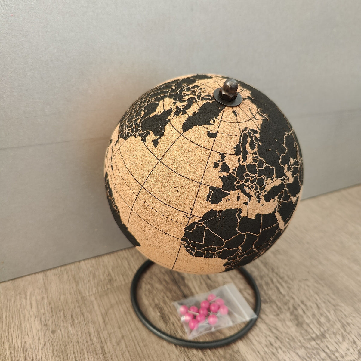 Kurk24 Kurk wereldbol - globe - diameter 15 cm.