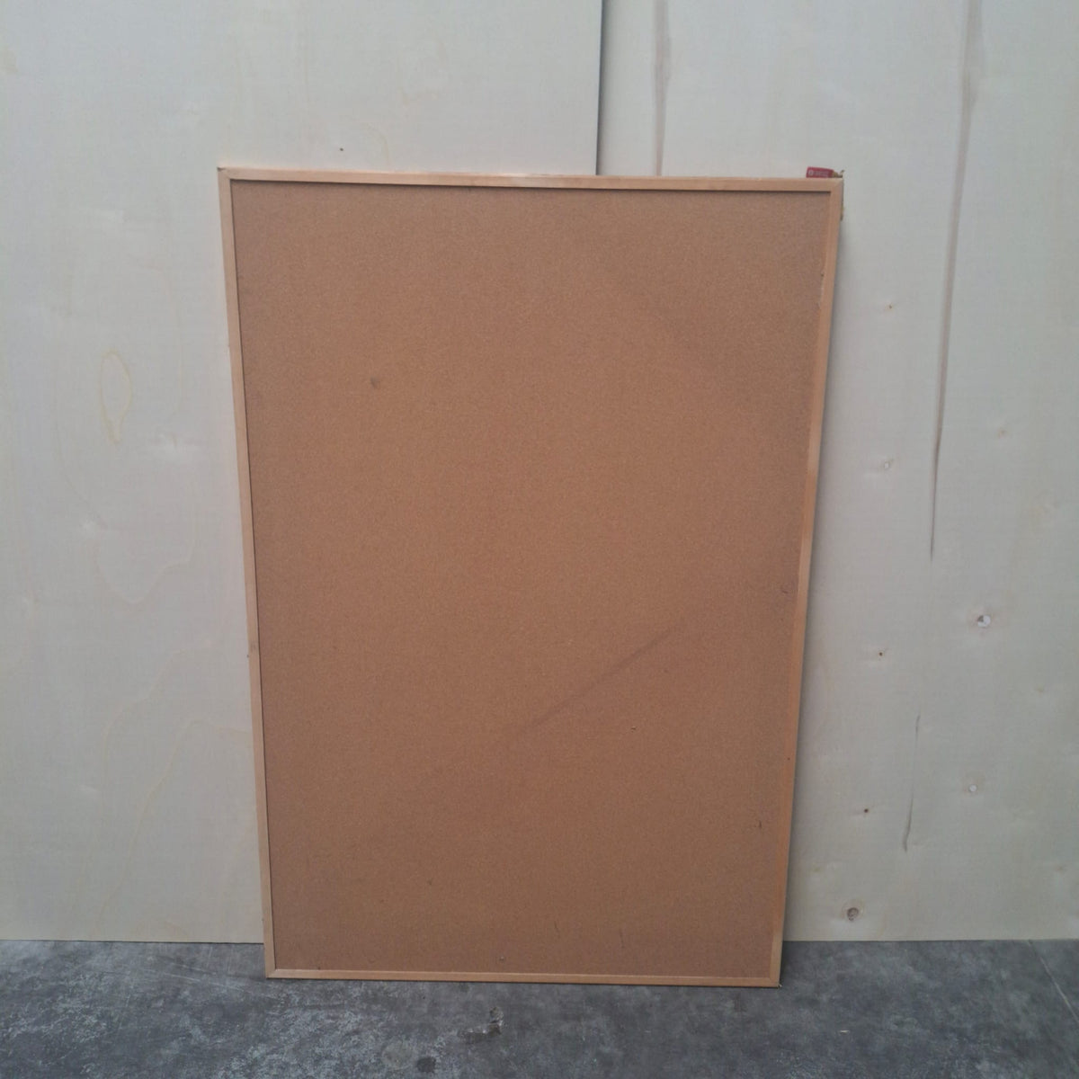 Kurk24 OUTLET - Prikbord met houten lijst 100 x 150 cm