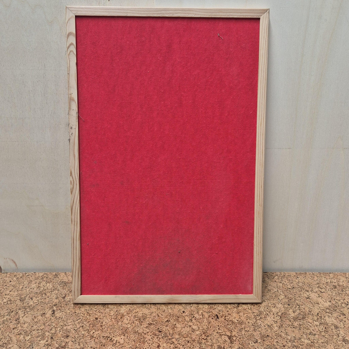 Kurk24 OUTLET - Prikbord met houten lijst - Rood - 60 x 40 cm