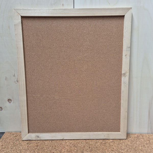 OUTLET - Prikbord met steigerhouten lijst - 100 x 118 cm